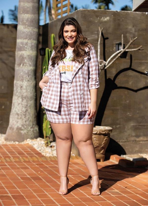 Outlet - Shorts Plus Size Xadrez Marrom com Bolsos 3