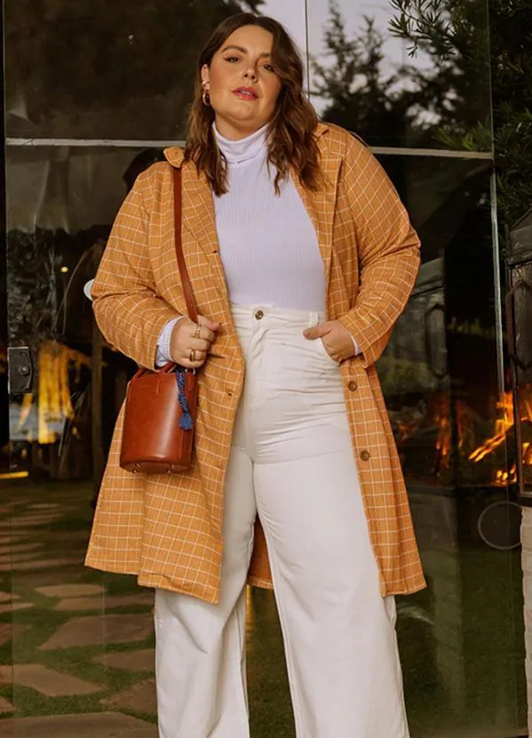 Marguerite - Sobretudo Xadrez Caramelo com Botões Plus Size