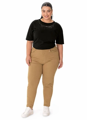 Malwee - Camiseta Ampla com Bordado em Paetê Plus Preto - MALWEE