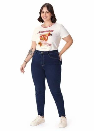 Malwee - Camiseta Ampla Strawberry Plus Off White - MALWEE