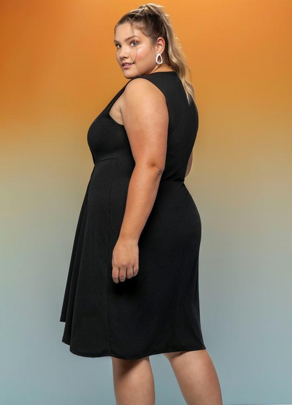 Maelle - Vestido Canelado com Transpassado Preto 3