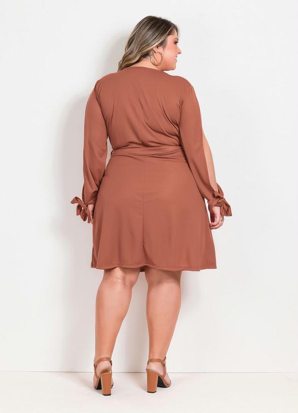 Marguerite - Vestido Caramelo Transpassado Plus Size 6