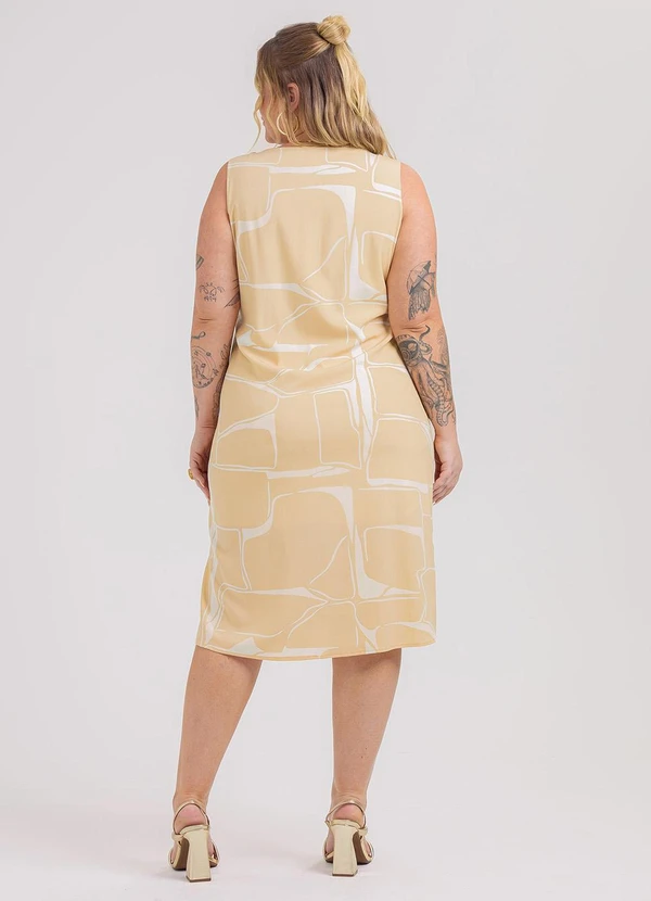Habana - Vestido Curto Plus Size em Viscose Bege 2