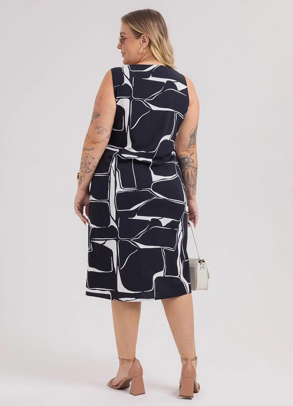 Habana - Vestido Curto Plus Size em Viscose Preto 2