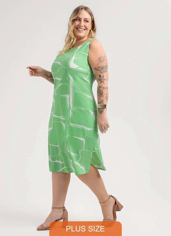 Habana - Vestido Curto Plus Size em Viscose Verde