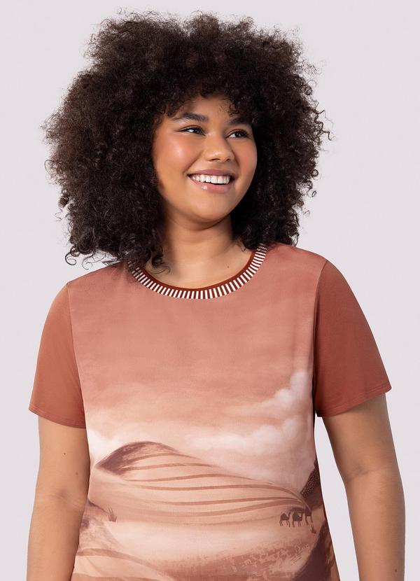 Lunender Mais Mulher - Vestido Curto Plus Size Estampado com Retilínea Marrom 2