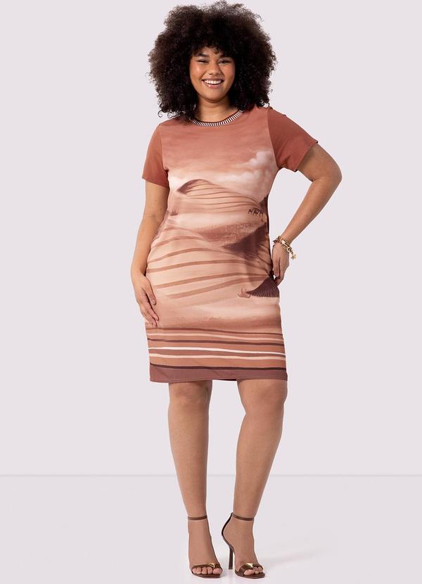 Lunender Mais Mulher - Vestido Curto Plus Size Estampado com Retilínea Marrom 3