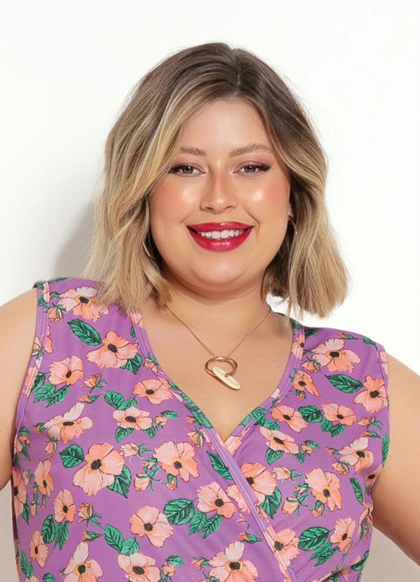 Marguerite - Vestido Floral Roxo Transpassado Plus Size 3