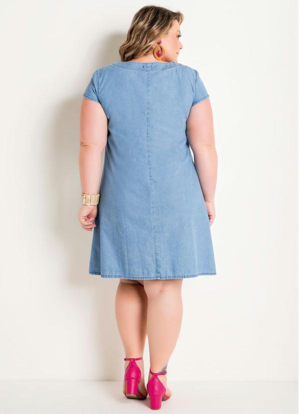 Marguerite - Vestido Jeans Claro Plus Size com Botões 4