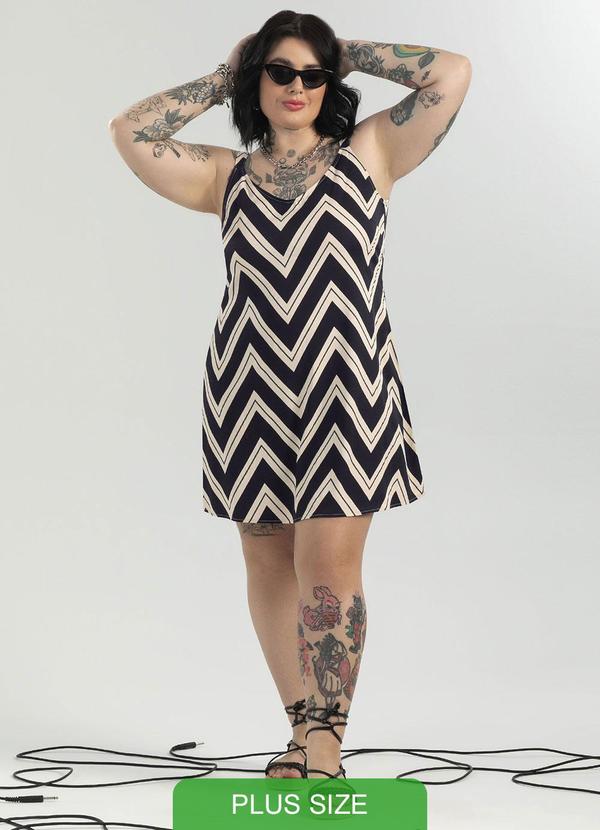 Cativa - Vestido Plus Size com Estampa Bege