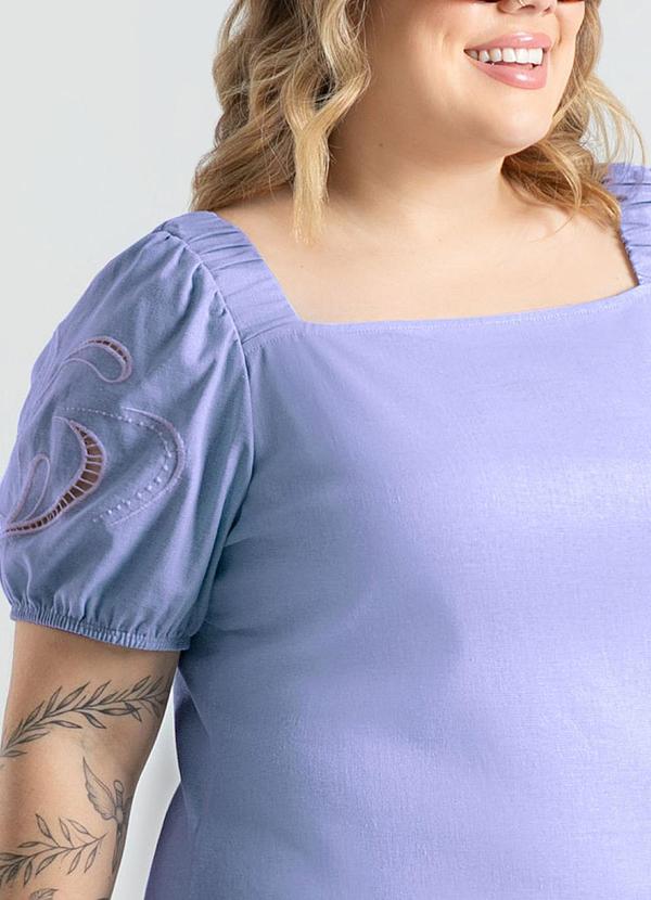 Cativa - Vestido Plus Size Curto em Tecido em Linho Azul 3