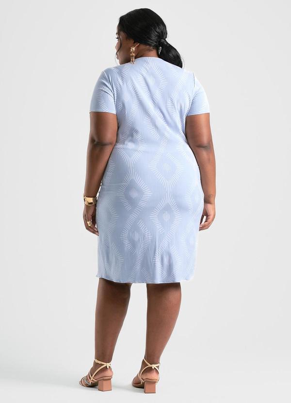 Cativa - Vestido Plus Size Curto em Viscose Azul Claro 1