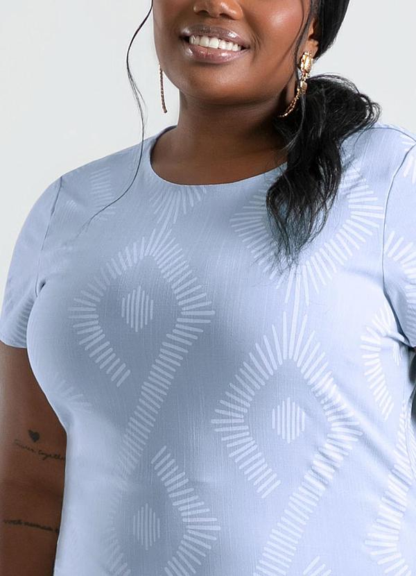 Cativa - Vestido Plus Size Curto em Viscose Azul Claro 3