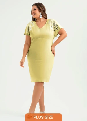 Cativa - Vestido Plus Size Curto em Viscose Caramelo - CATIVA