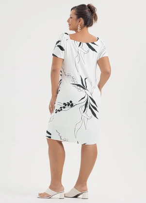 Cativa - Vestido Plus Size Curto em Viscose Off White - CATIVA