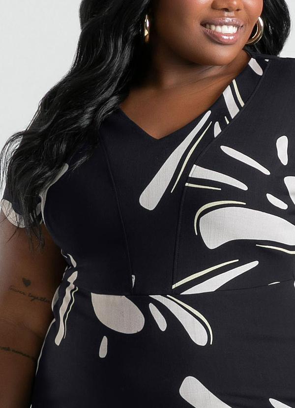 Cativa - Vestido Plus Size Curto em Viscose Preto 3