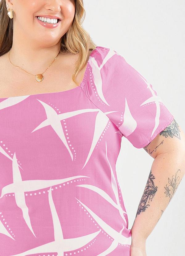 Cativa - Vestido Plus Size Curto em Viscose Rosa 3