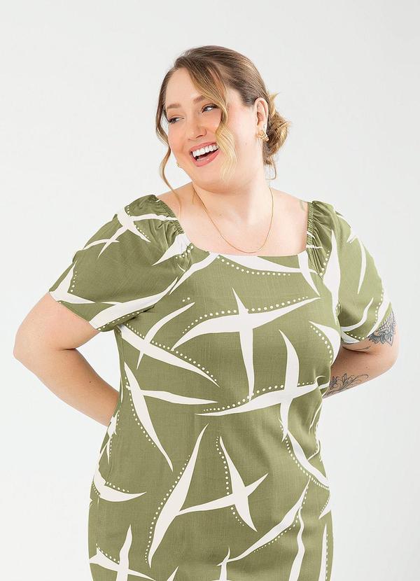 Cativa - Vestido Plus Size Curto em Viscose Verde 3