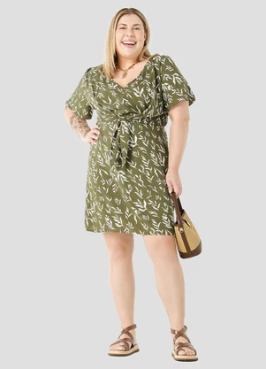 Cereja Rosa - Vestido Plus Size em Tecido Plano Verde - CEREJA ROSA