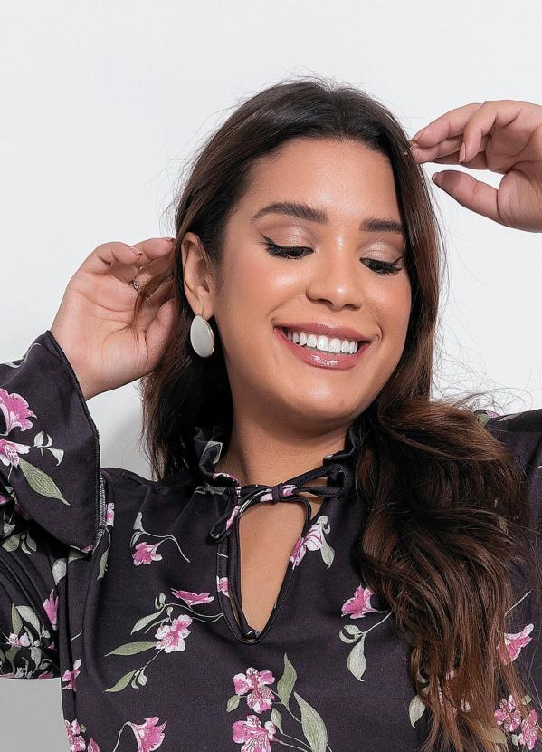 Queima Estoque - Vestido Plus Size Floral Dark com Gota 3