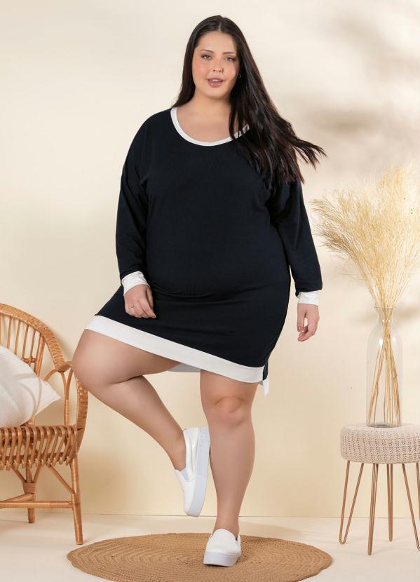 Outlet - Vestido Plus Size Preto com Decote Canoa 3