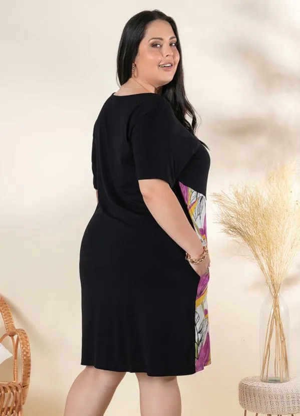 Queima Estoque - Vestido Plus Size Preto com Recorte Estampado 2