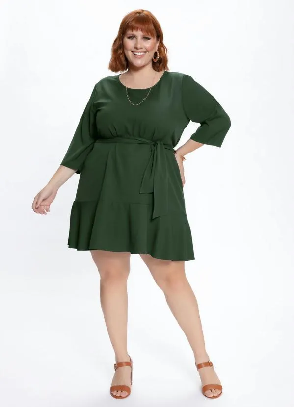 Queima Estoque - Vestido Plus Size Verde Militar com Babado 3