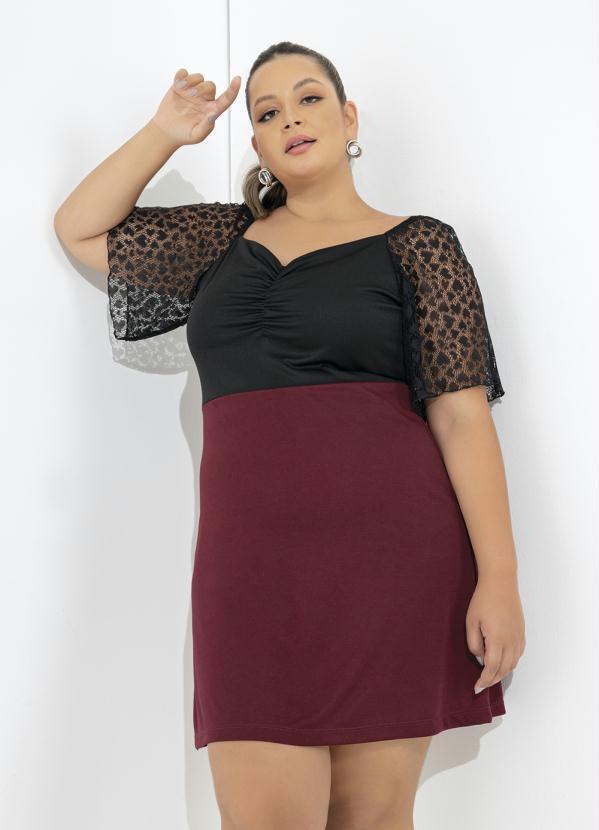 Vestido (Preto) com Renda Plus Size