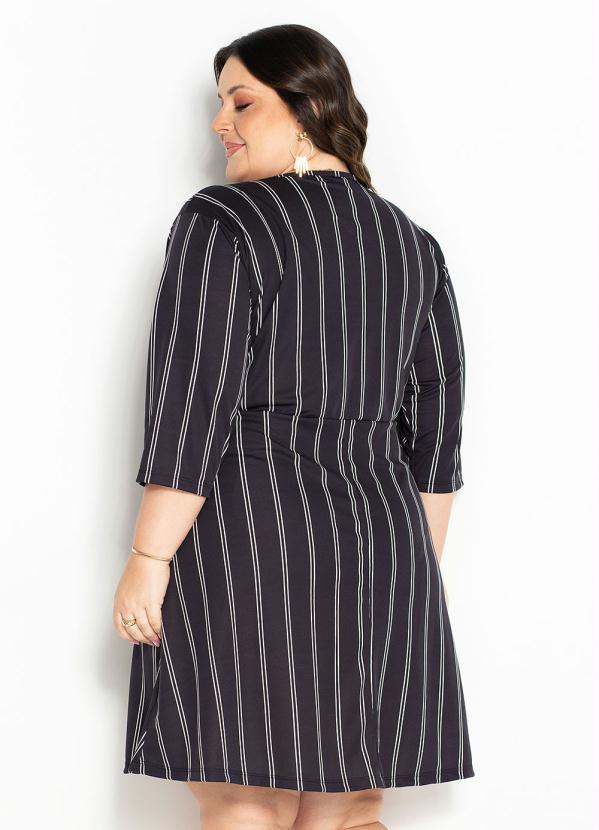 Marguerite - Vestido Transpassado Listras Preta Plus Size 4