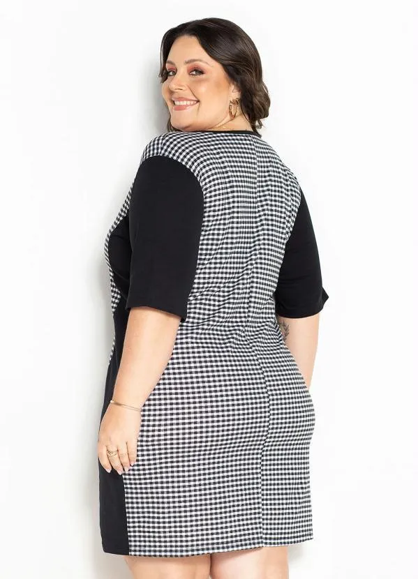 Marguerite - Vestido Xadrez Preto com Recortes Plus Size 2
