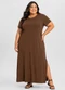 Infinita Cor - Vestido Feminino Midi Plus Size Marrom - variação: Marrom