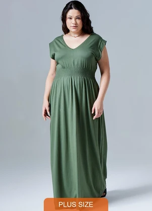 Basicamente - Vestido Gola V Longo Plus Verde Figo - BASICAMENTE