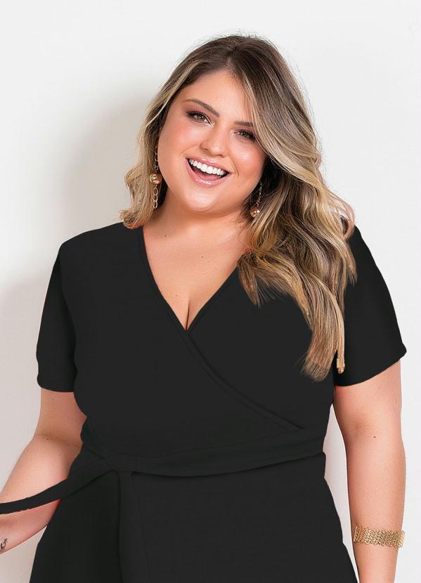 Marguerite - Vestido Longo Preto com Transpasse Plus Size 3