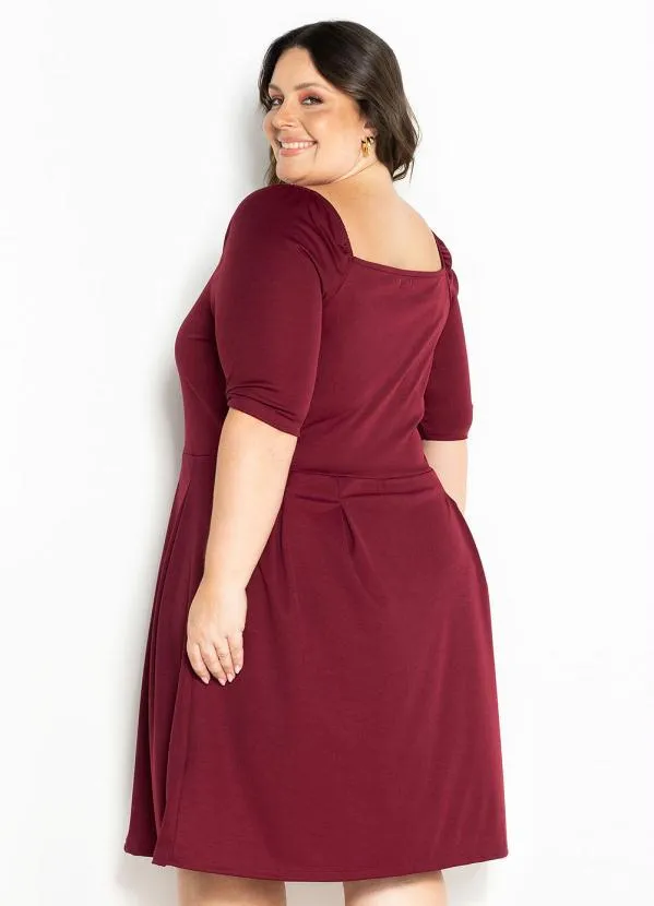 Marguerite - Vestido Bordô com Pregas Plus Size 4