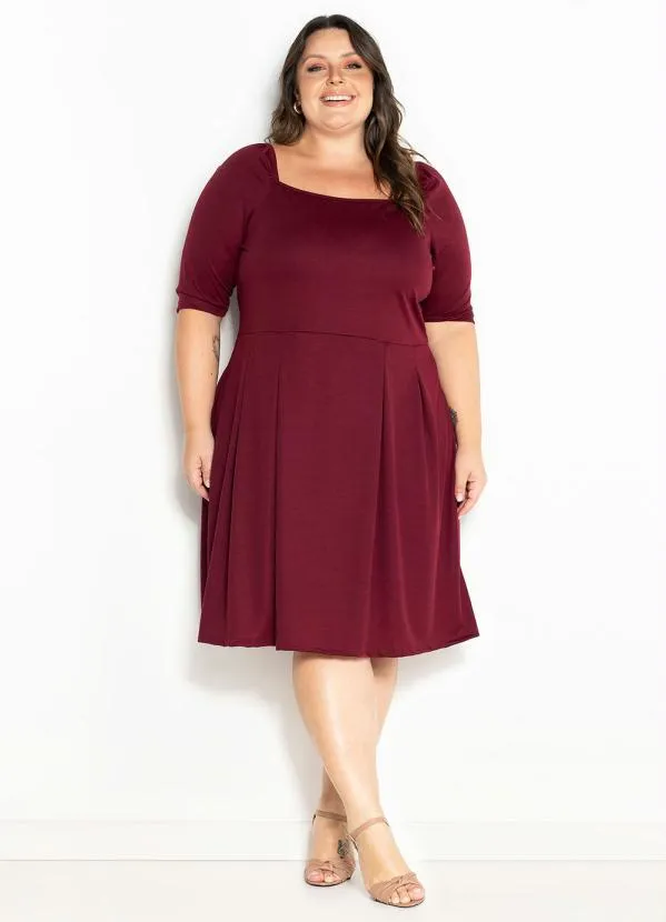 Marguerite - Vestido Bordô com Pregas Plus Size 2
