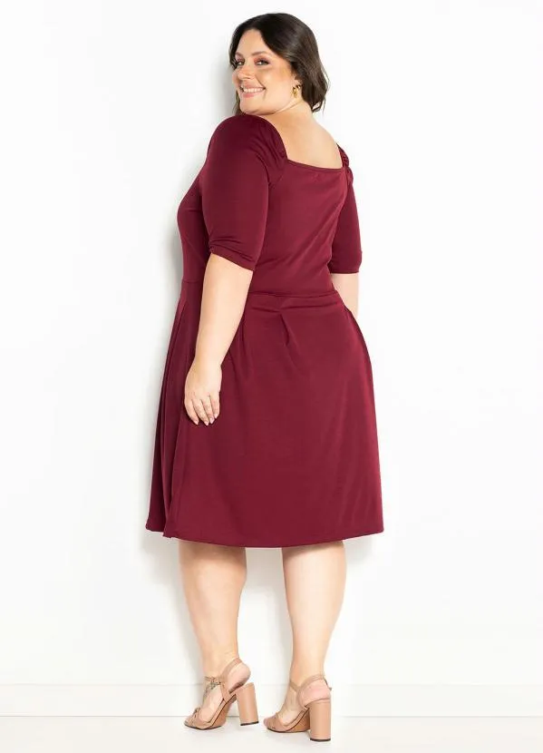 Marguerite - Vestido Bordô com Pregas Plus Size 1
