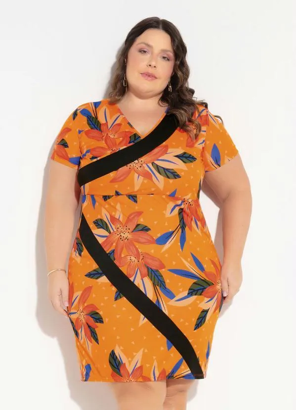 Queima Estoque - Vestido Floral com Decote Transpassado Plus Size