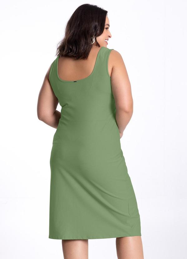 Lunender Mais Mulher - Vestido Midi Plus Size e Fenda Verde 2