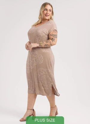 Habana - Vestido Midi Plus Size em Viscose Marrom Claro - HABANA