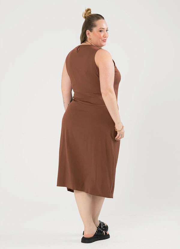 Cativa - Vestido Midi Plus Size em Viscose Marrom Escuro 2