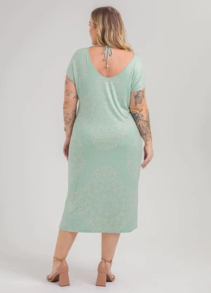 Habana - Vestido Midi Plus Size em Viscose Verde Claro - HABANA