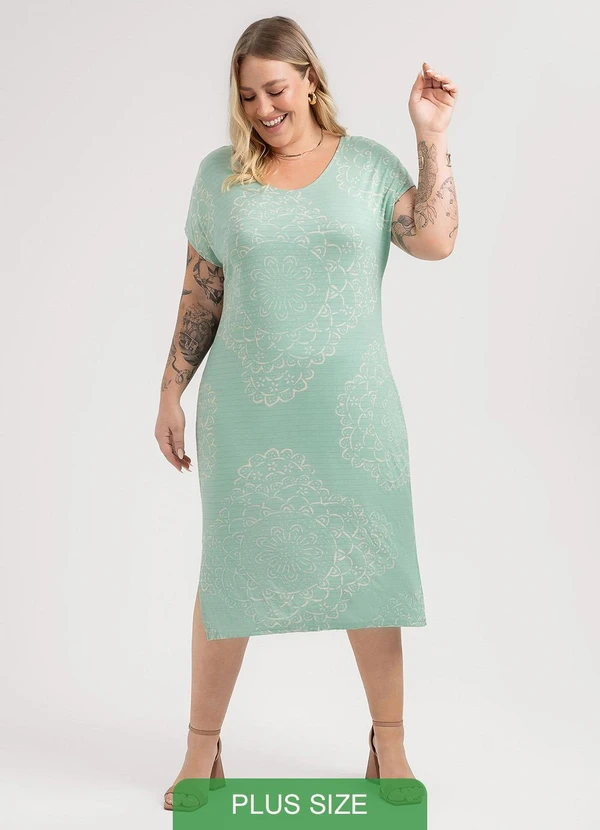 Habana - Vestido Midi Plus Size em Viscose Verde Claro