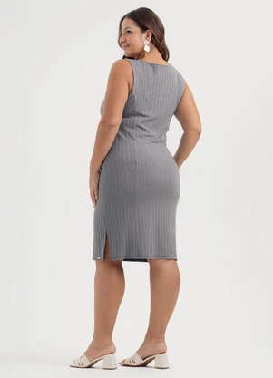 Cativa - Vestido Plus Size Midi Canelado Cinza - CATIVA