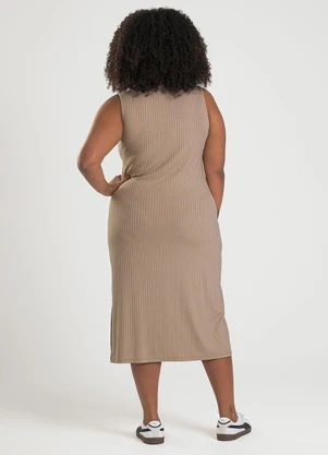 Cativa - Vestido Plus Size Midi em Canelado Marrom Claro - CATIVA