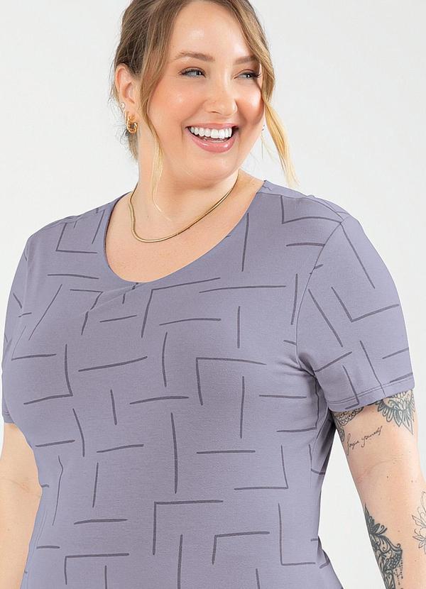 Cativa - Vestido Plus Size Midi em Crepe Lilás 3