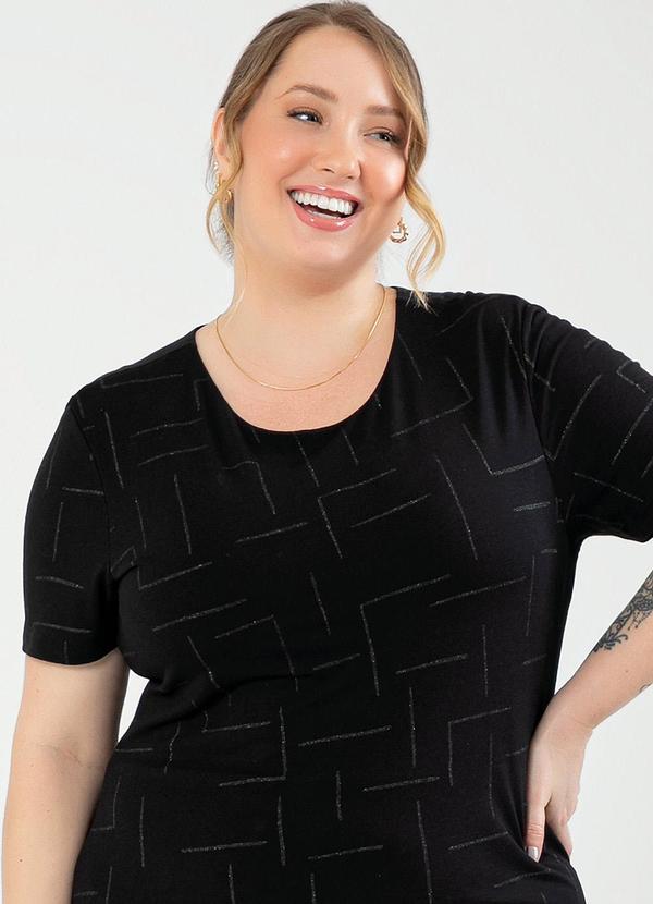 Cativa - Vestido Plus Size Midi em Crepe Preto 3