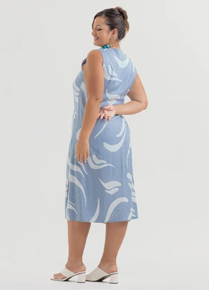Cativa - Vestido Plus Size Midi em Viscose Azul Claro - CATIVA