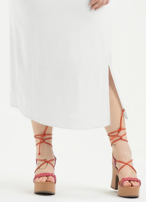 Cativa - Vestido Plus Size Midi em Viscose Branco  3