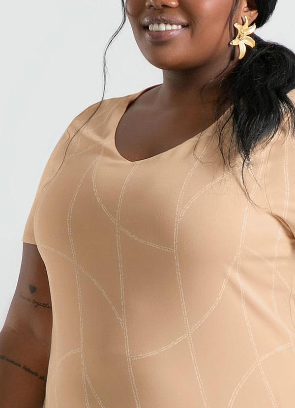 Cativa - Vestido Plus Size Midi em Viscose Caramelo 3