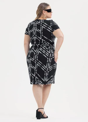 Cativa - Vestido Plus Size Midi em Viscose Preto - CATIVA